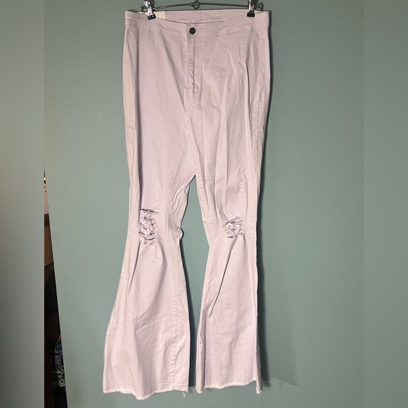 NWT high rise, distressed bell bottoms jeans, size XL - Picture 6 of 9